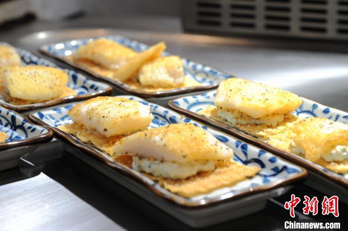 “入云屋”里別具風(fēng)味的臺式鐵板料理。 張金川 攝