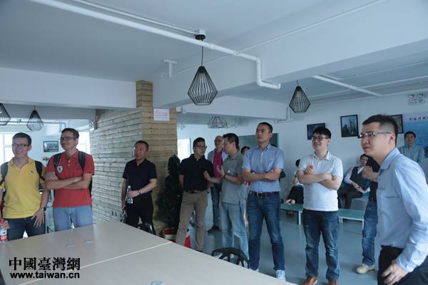 兩岸青創(chuàng)產(chǎn)業(yè)園區(qū)發(fā)展研討會參訪團參訪北京創(chuàng)業(yè)公社 兩岸青創(chuàng)產(chǎn)業(yè)園區(qū)發(fā)展研討會參訪團參訪北京創(chuàng)業(yè)公社