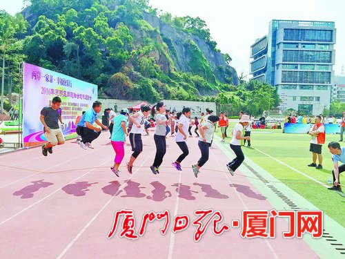 �������}�顰�ɰ�һ���H���Ҹ��옷�С���ͬ���ں�Ȥζ�\�ӕ�10��29���e�С������M�D/˼���^�_�k �ṩ��