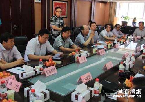 參訪團一行與新疆各大媒體負責人座談交流 參訪團一行與新疆各大媒體負責人座談交流