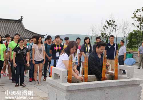 臺胞學子祭拜臺灣首任巡撫劉銘傳 臺胞學子祭拜臺灣首任巡撫劉銘傳