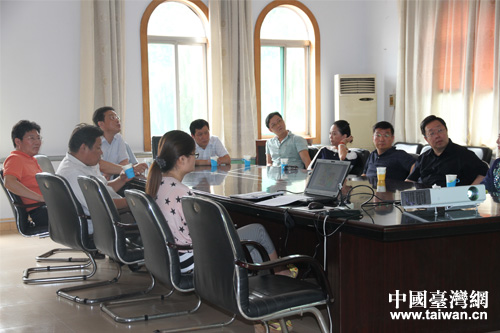 聽取黃土崖濕地公園規劃建設情況介紹 聽取黃土崖濕地公園規劃建設情況介紹