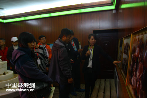 臺(tái)灣記者參觀山西應(yīng)縣木塔 探訪真身舍利 臺(tái)灣記者參觀山西應(yīng)縣木塔 探訪真身舍利