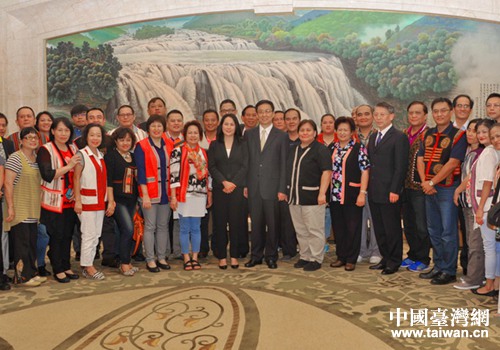 上海市委書記韓正會見臺灣少數民族訪問團一行 上海市委書記韓正會見臺灣少數民族訪問團一行