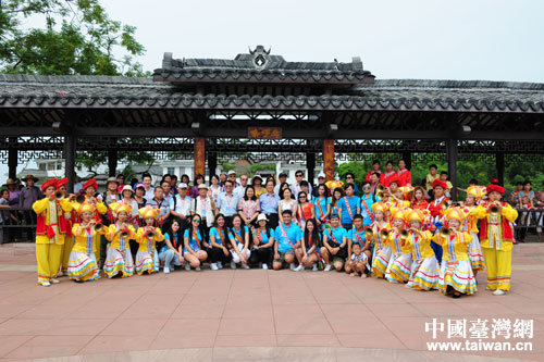 臺灣嘉賓參訪邕寧區那蒙新村 臺灣嘉賓參訪邕寧區那蒙新村