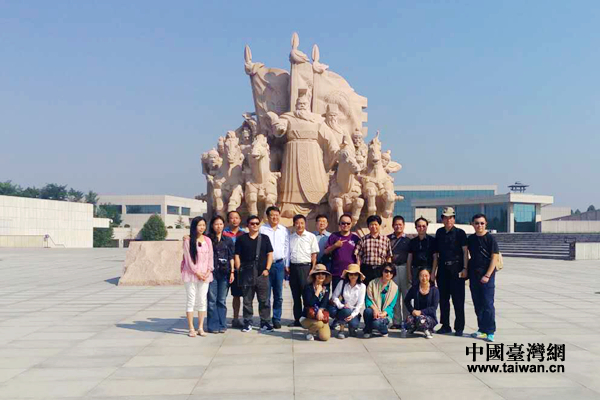臺(tái)灣媒體參訪團(tuán)在晉國博物館合影。 臺(tái)灣媒體參訪團(tuán)在晉國博物館合影。