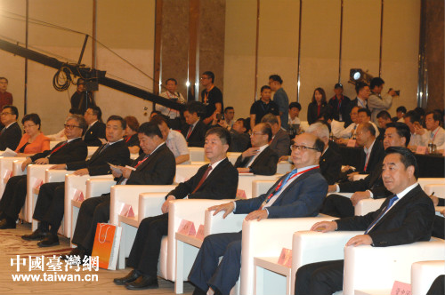 2017臺商產(chǎn)業(yè)轉(zhuǎn)型升級峰會在南通舉行 2017臺商產(chǎn)業(yè)轉(zhuǎn)型升級峰會在南通舉行