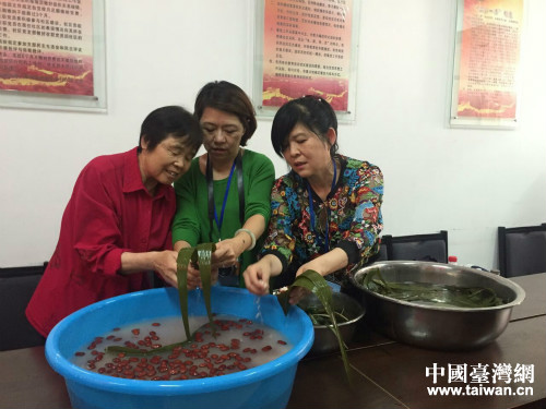臺灣參訪團與北京延慶社區居民共度端午 臺灣參訪團與北京延慶社區居民共度端午