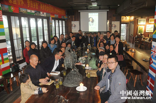 與會詩人合照 與會詩人合照