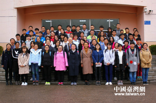 杉樹公益"美國(guó)趙氏廷芳"獎(jiǎng)助學(xué)金受助學(xué)生座談會(huì)蘭州舉行 杉樹公益"美國(guó)趙氏廷芳"獎(jiǎng)助學(xué)金受助學(xué)生座談會(huì)蘭州舉行