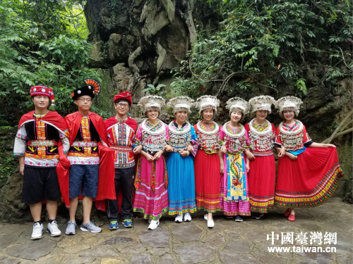 體驗民族服飾 體驗民族服飾