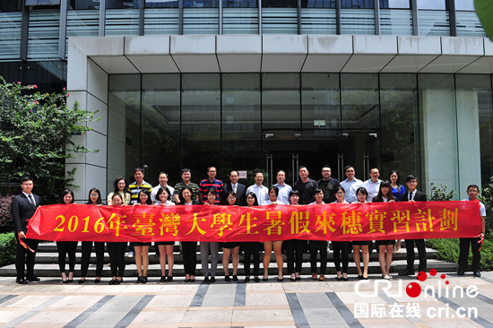 �DƬĬ�J���}