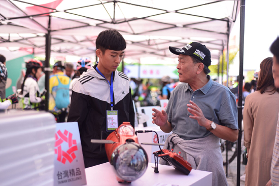 ܇���cǰ��������H1�����피���·����܇���Ɇ����ۯB�ı�yʽ�ܲ��C�������x�ҿ�UV�ġ��ï����ӡ������b��߀���ܜʴ_�ɜy�ķ�����A֪���L��Ѫ��Ӌ�����������͡����ṩ�o���t������c��������ġ��ɔyʽ�ă���ϵ�y�����׶�ȫ܇���ú��յȼ����p��̼�w�S���ۯB܇�ȵ����F��չƷ�լ��MĿ���·f������;��ɵ��OӋ��׌��ٝ�@������