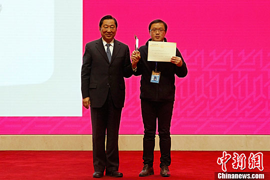 �ɰ�����22�(xi��ng)�O(sh��)Ӌ(j��)��Ʒ�@���A�N��(ji��ng)�� �����Ʒ���M(j��n)���Ј�(ch��ng)