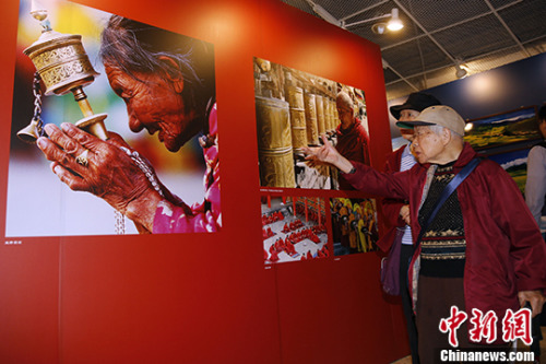 “海外華文媒體眼中的藏區”攝影展“登臺” “海外華文媒體眼中的藏區”攝影展“登臺”