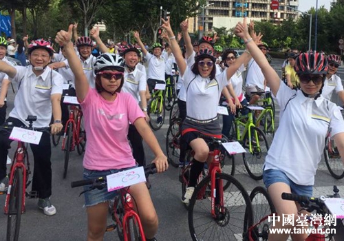 參加此次活動的選手們準備出發(fā)了 參加此次活動的選手們準備出發(fā)了