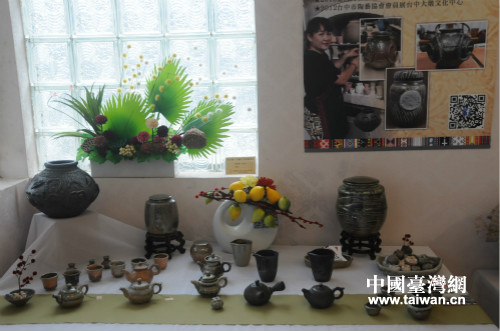 臺(tái)灣陶藝家?guī)?lái)具有排灣族群風(fēng)格的陶器 臺(tái)灣陶藝家?guī)?lái)具有排灣族群風(fēng)格的陶器