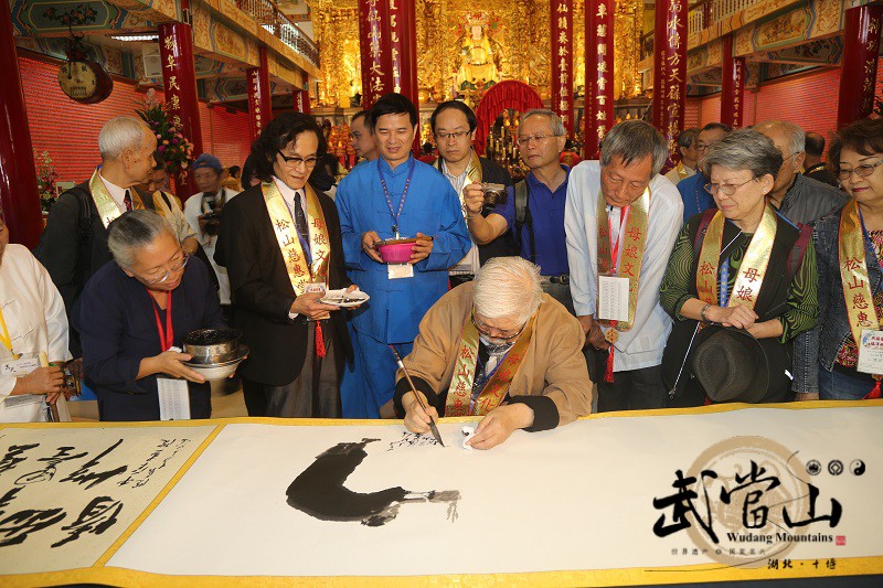 98�q���g�����A��ԺԺ�L(zh��ng)����(d��ng)������̩������ï���䮔(d��ng)ɽ�����ϵ��_(t��i)��Ѳ����ī����