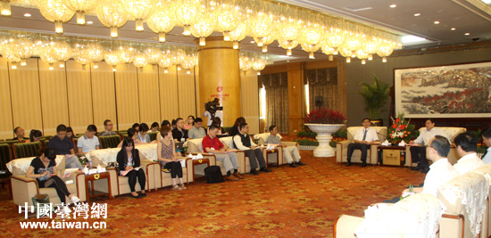 ����ʡί����ӛ��ʡ�L�żҺ����Lɳ��Ҋ�ˁ�����L����ͥ�����B�����^���ĺ��{�ɰ�ý�w�ϲ��L�Fһ��