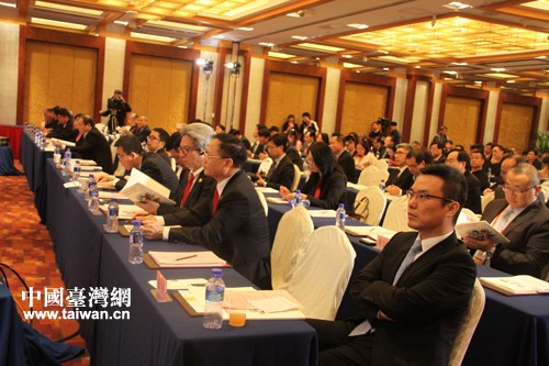 �����y��֧���ھ��_(t��i)��l(f��)չ�ṩ30�|Ԫ����������