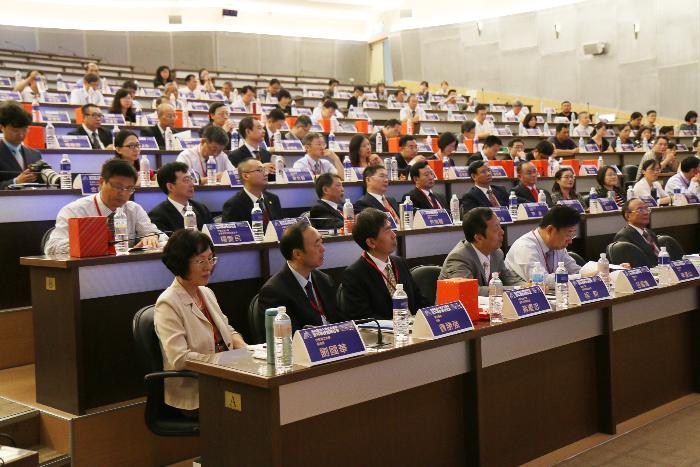 海峽兩岸大學校長論壇暨科學技術研討會在臺灣崑山科技大學舉行 海峽兩岸大學校長論壇暨科學技術研討會在臺灣崑山科技大學舉行