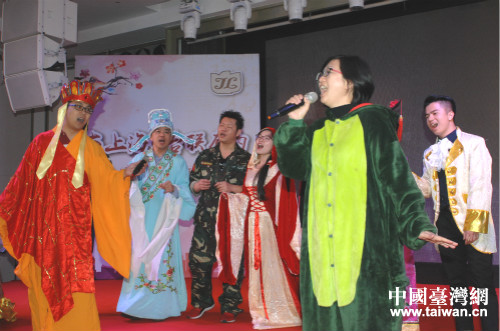 臺胞們用歌喉和表演寄托心聲 臺胞們用歌喉和表演寄托心聲