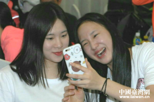 滬臺運動員聯(lián)歡速寫 滬臺運動員聯(lián)歡速寫