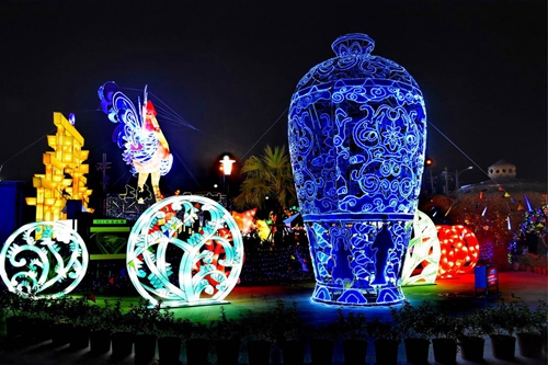 參展燈組“和諧平安” 參展燈組“和諧平安”