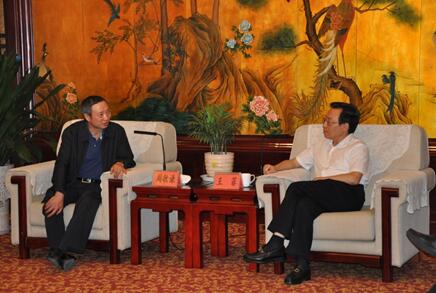 四川省臺辦主任周敏謙(左一)會見廣元市委書記王菲 四川省臺辦主任周敏謙(左一)會見廣元市委書記王菲