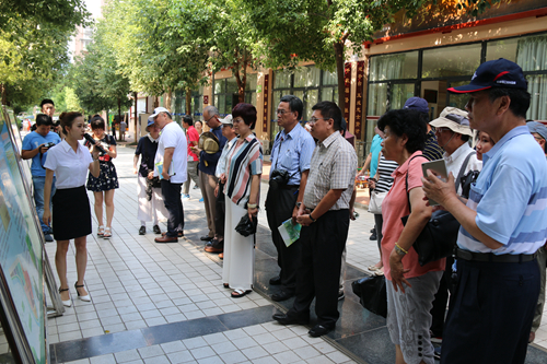 在廣元參訪低碳社區 在廣元參訪低碳社區