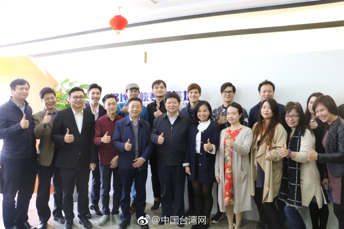 �������ڏB�T�{���_�����ꄓ�I��r ���������_��