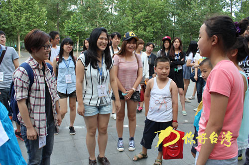 兩岸青年志愿者進社區促交流 兩岸青年志愿者進社區促交流