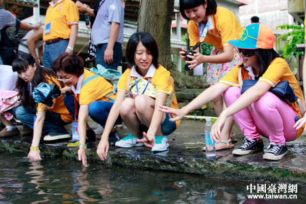 27�գ�������ϵ�ഺ�X���л�ӵăɰ���W�������V���R���Ѕ��^�SҦ���(zh��n)������ǧ��Ŵ���Ěvʷ�Lò.