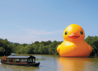 臺媒:大陸巡回展出的大黃鴨原來都是臺灣制造