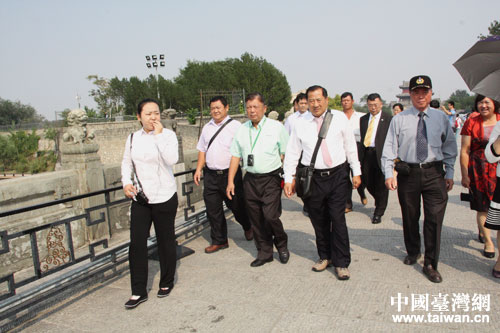 臺(tái)灣里長(zhǎng)聯(lián)誼會(huì)參訪團(tuán)參觀盧溝橋