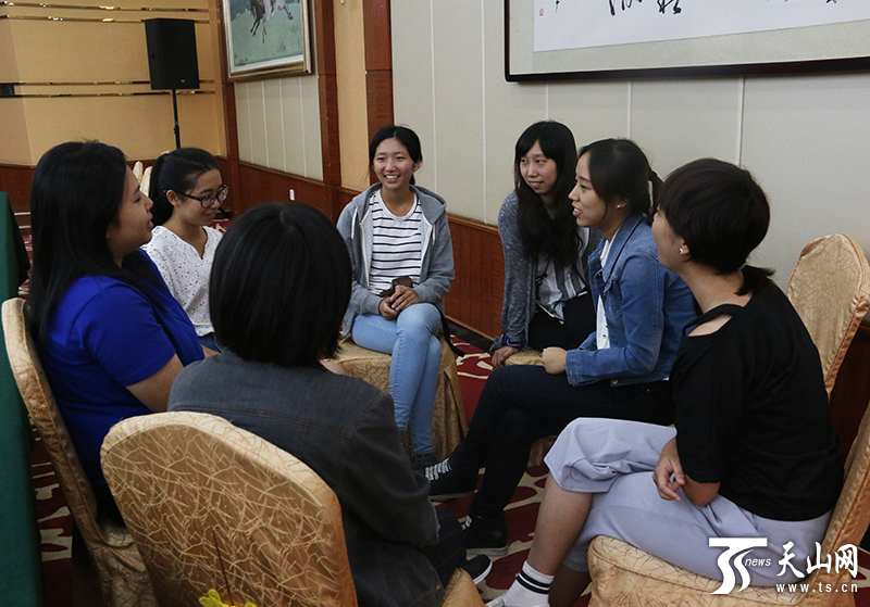 臺灣青年學生交流參訪團赴疆 促進文化交流 臺灣青年學生交流參訪團赴疆 促進文化交流