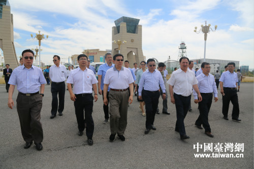 霍爾果斯國(guó)際邊境合作中心開啟“一帶一路”兩岸跨境電子商務(wù)貿(mào)易 霍爾果斯國(guó)際邊境合作中心開啟“一帶一路”兩岸跨境電子商務(wù)貿(mào)易