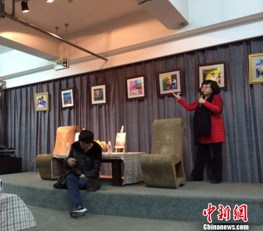 臺(tái)灣殘障畫(huà)家黃美廉南京傳遞正能量