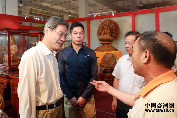 ��־܊���^�������﹤ˇ���g(sh��)�����c�̼��H�н�Մ