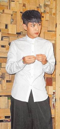 網(wǎng)傳23歲柯震東吸毒被抓 網(wǎng)傳23歲柯震東吸毒被抓