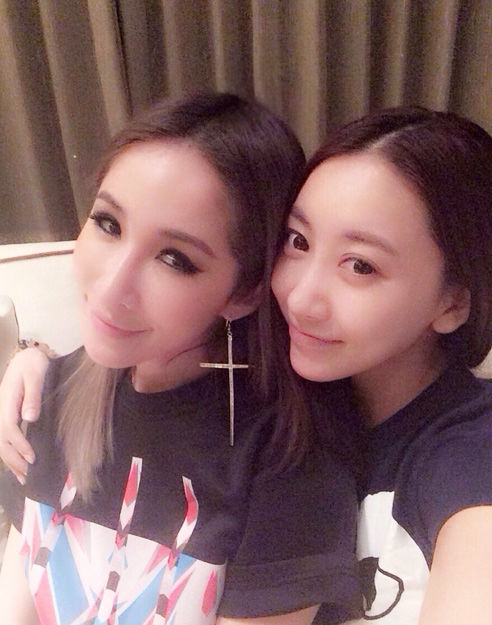 臺媒曝房祖名兩涉毒女星照 臺媒曝房祖名兩涉毒女星照