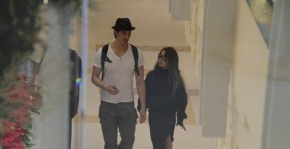 �\�s��������