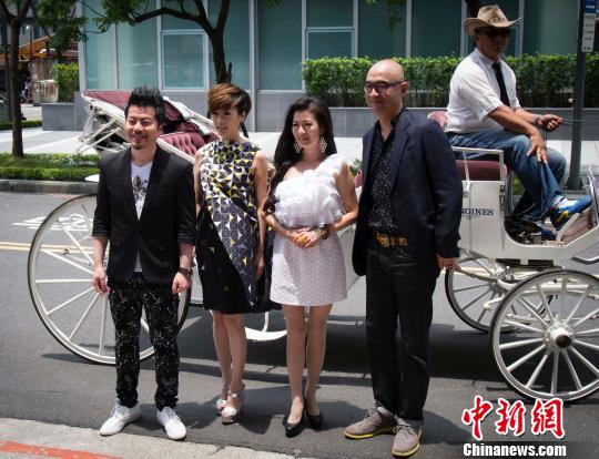 初賽黃金評審團入場,左起依序為黃國倫、李婭莎、陳飛、王治平。 初賽黃金評審團入場,左起依序為黃國倫、李婭莎、陳飛、王治平。