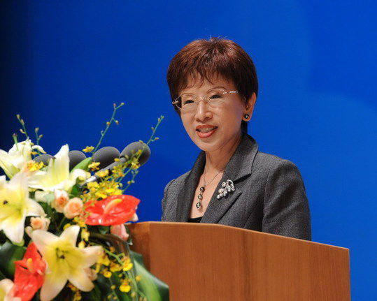 洪秀柱:努力讓大陸配偶拿身份證年限降為4年