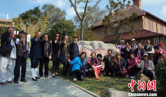 臺灣道教界人士還來到威海海峽兩岸交流基地。 林小偉 攝