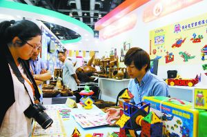 ���龩�����ĳ��ͣ��_���^�������ǵ��Ĵ΅�չ����2012���׌þ���������14���_��չ�̅�չ���������ѽ�����33���_���B�i���ˡ��Ą���������������Ϣ���ՏS�̹�ͬ���Ӿ�������Խ��Խ����_���aƷ�ڃȵ�չ����ͬ�r���_�����՘IҲ�����˃ȵ����M�Ј��ľ޴���g��