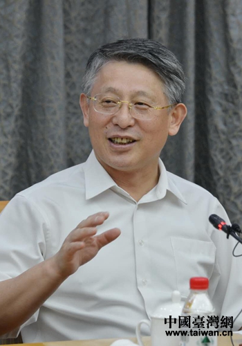 上海市市長(zhǎng)代表沙海林邀請(qǐng)臺(tái)灣部分駐滬媒體召開(kāi)記者會(huì),并就相關(guān)情況進(jìn)行說(shuō)明