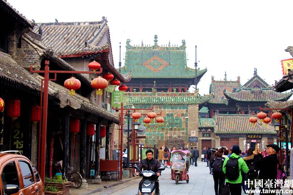 訪古鎮(zhèn)拜關(guān)公 兩岸同胞文相通血相連 訪古鎮(zhèn)拜關(guān)公 兩岸同胞文相通血相連