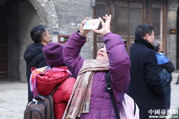 訪古鎮(zhèn)拜關(guān)公 兩岸同胞文相通血相連 訪古鎮(zhèn)拜關(guān)公 兩岸同胞文相通血相連