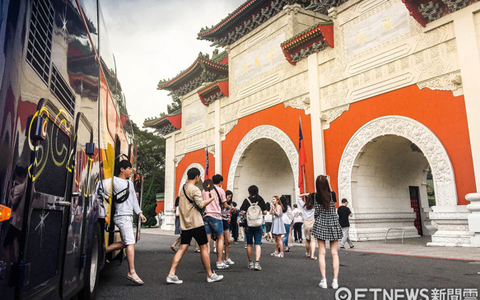 臺灣陸委會:今年陸客來臺比去年少35%、陸生少22%